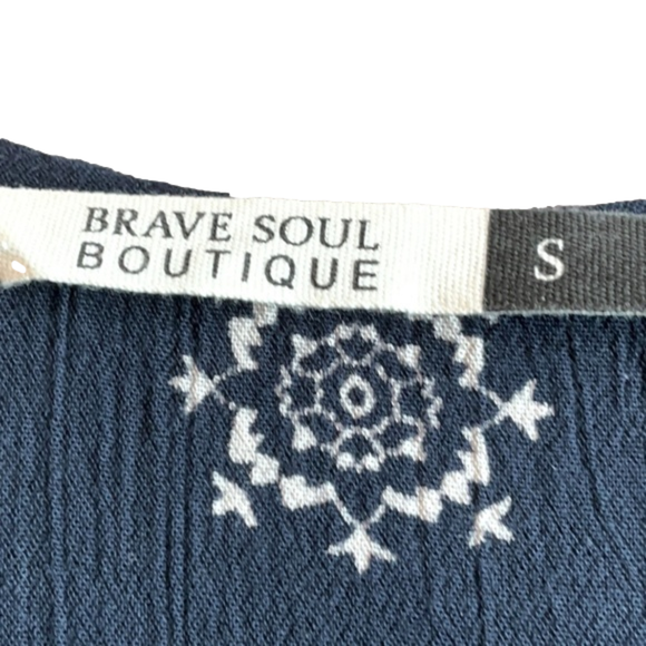 Brave Soul Narita Printed Top with Crochet Trim - Navy / S - Picture 7 of 9
